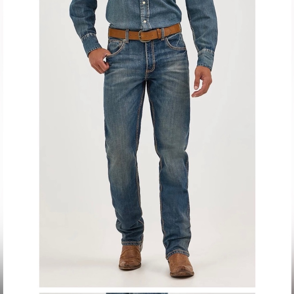 NWT Wrangler Retro Slim/Straight Blue Jeans 
36 x 30